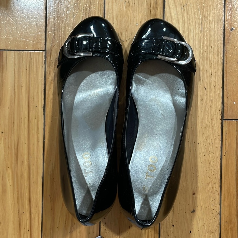 Me Too (size 6.5) 2in heel